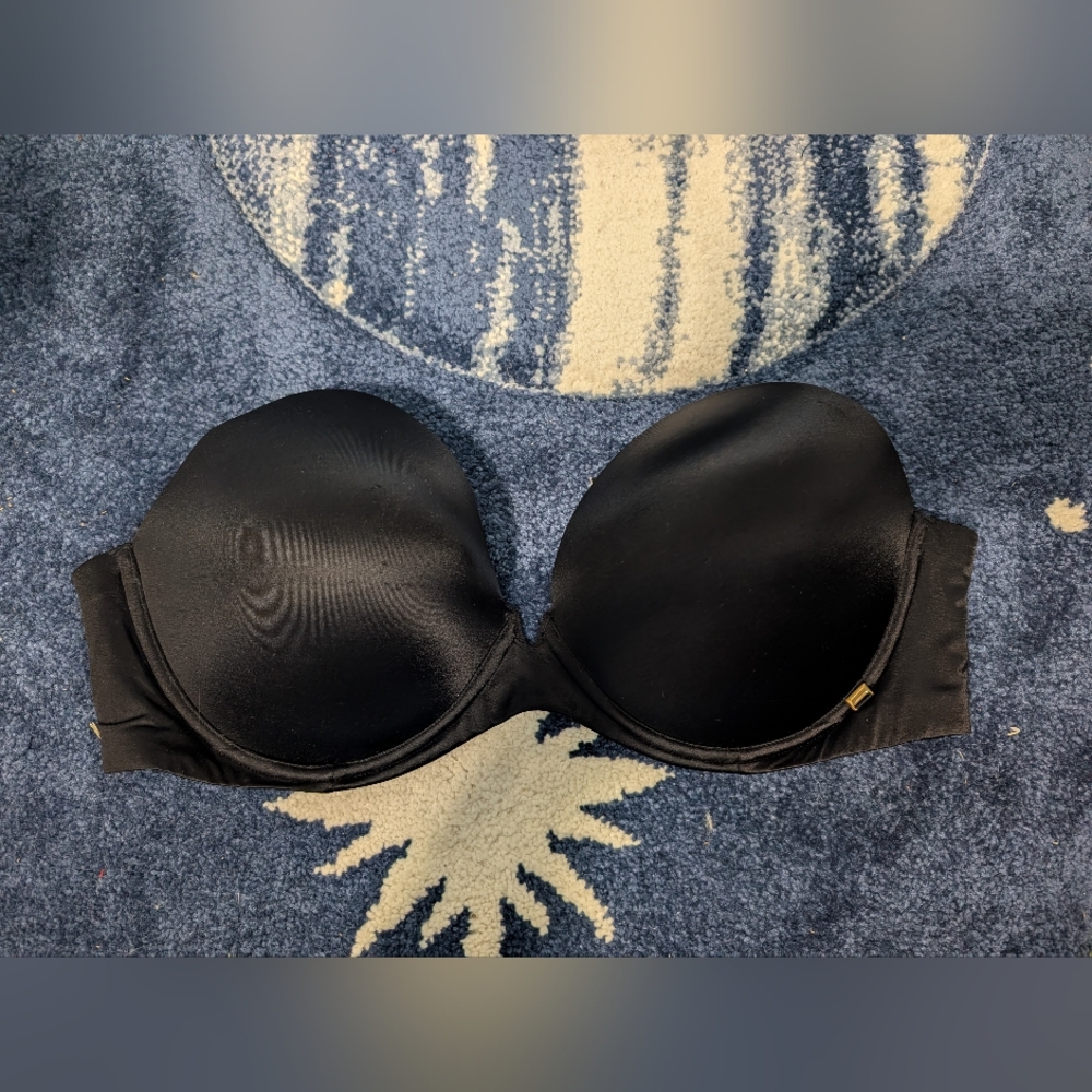 Victoria Secret Black Strapless Pushup Bra